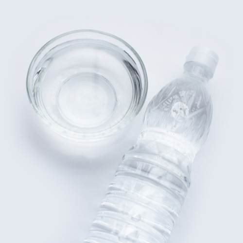 Làm Sạch Ví Da Bị Bẩn Bằng Giấm Trắng Và Nước